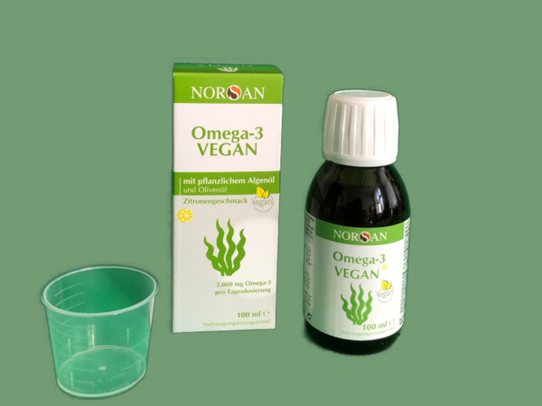 Omega-3-Öl VEGAN      mit natürlichen Algenöl und Olivenöl  Nahrungsergänzungs-       mittel 100 ml